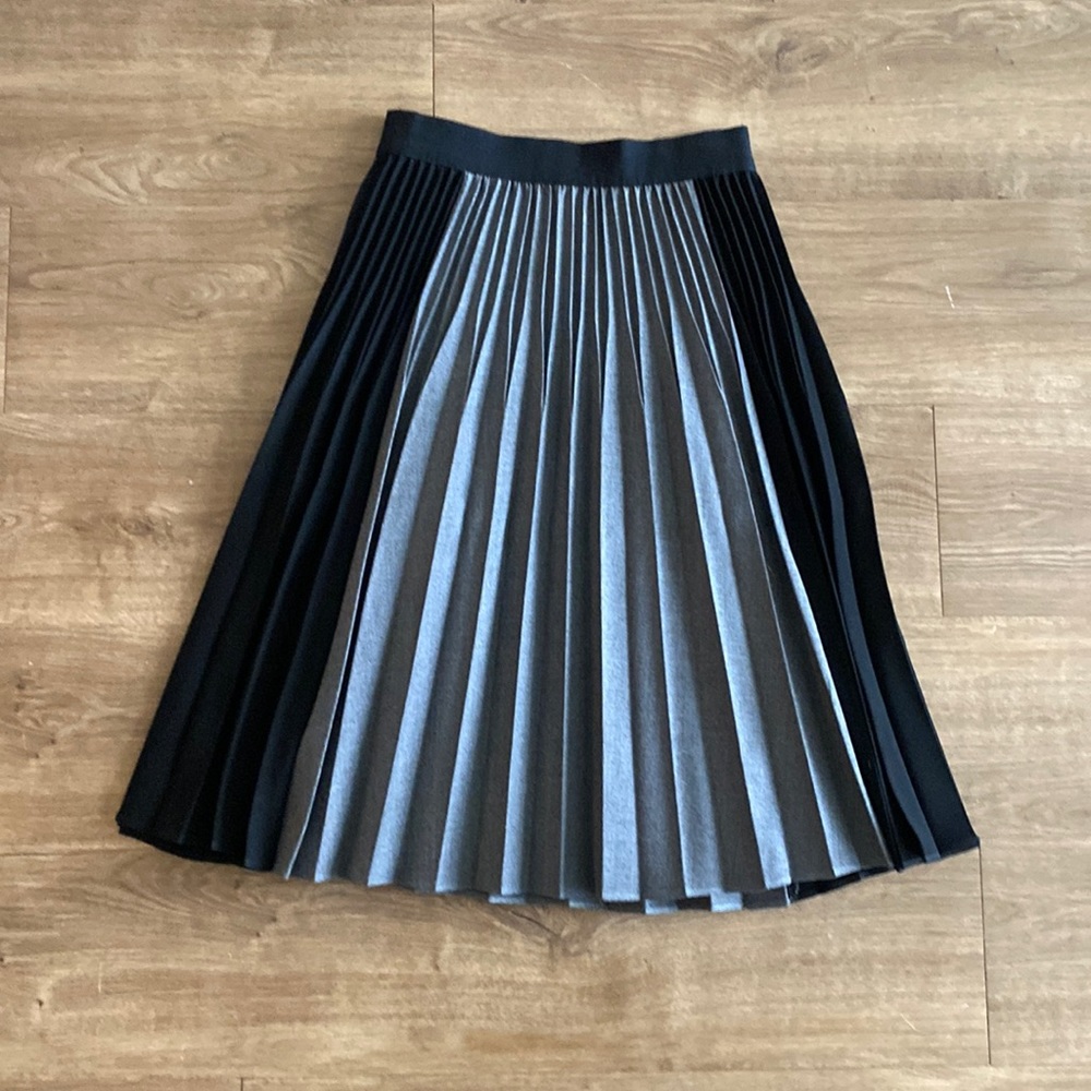 Ellie Tahari pleated midi skirt